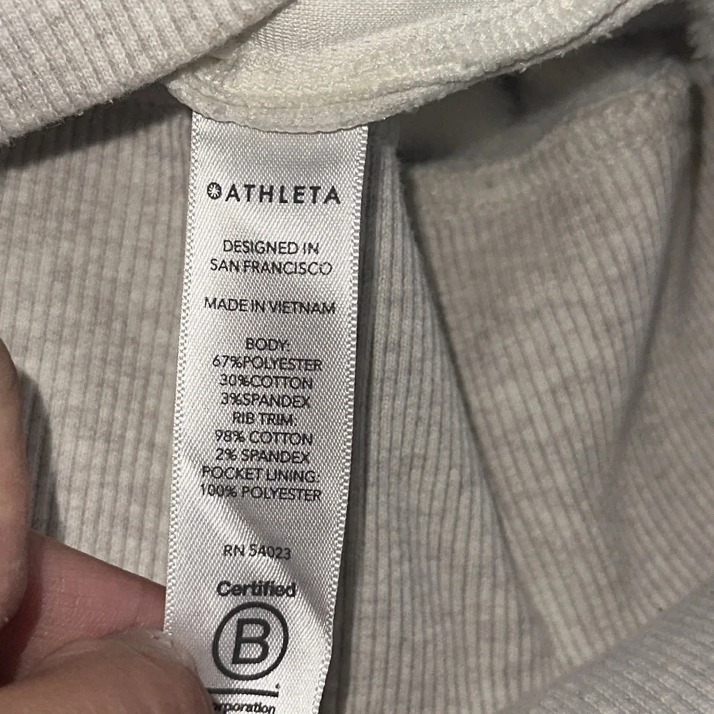 Athleta Triumph Women's Size XSmall Ivory Cream Long Sleeve‎ Full Zip Hoodie